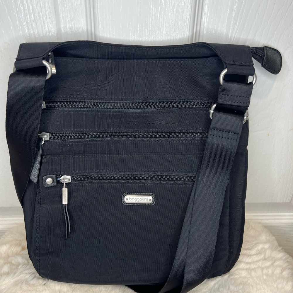 BAGGALLINI AROUND TOWN CROSSBODY BAG